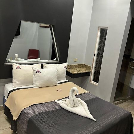 Hotel Diaz 티후아나 외부 사진