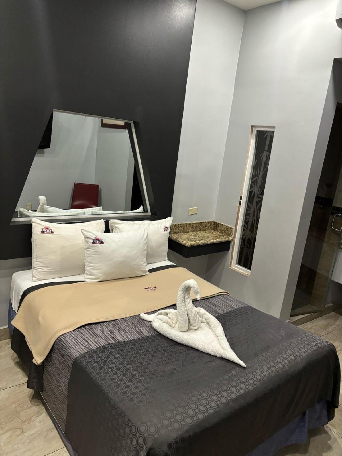 Hotel Diaz 티후아나 외부 사진